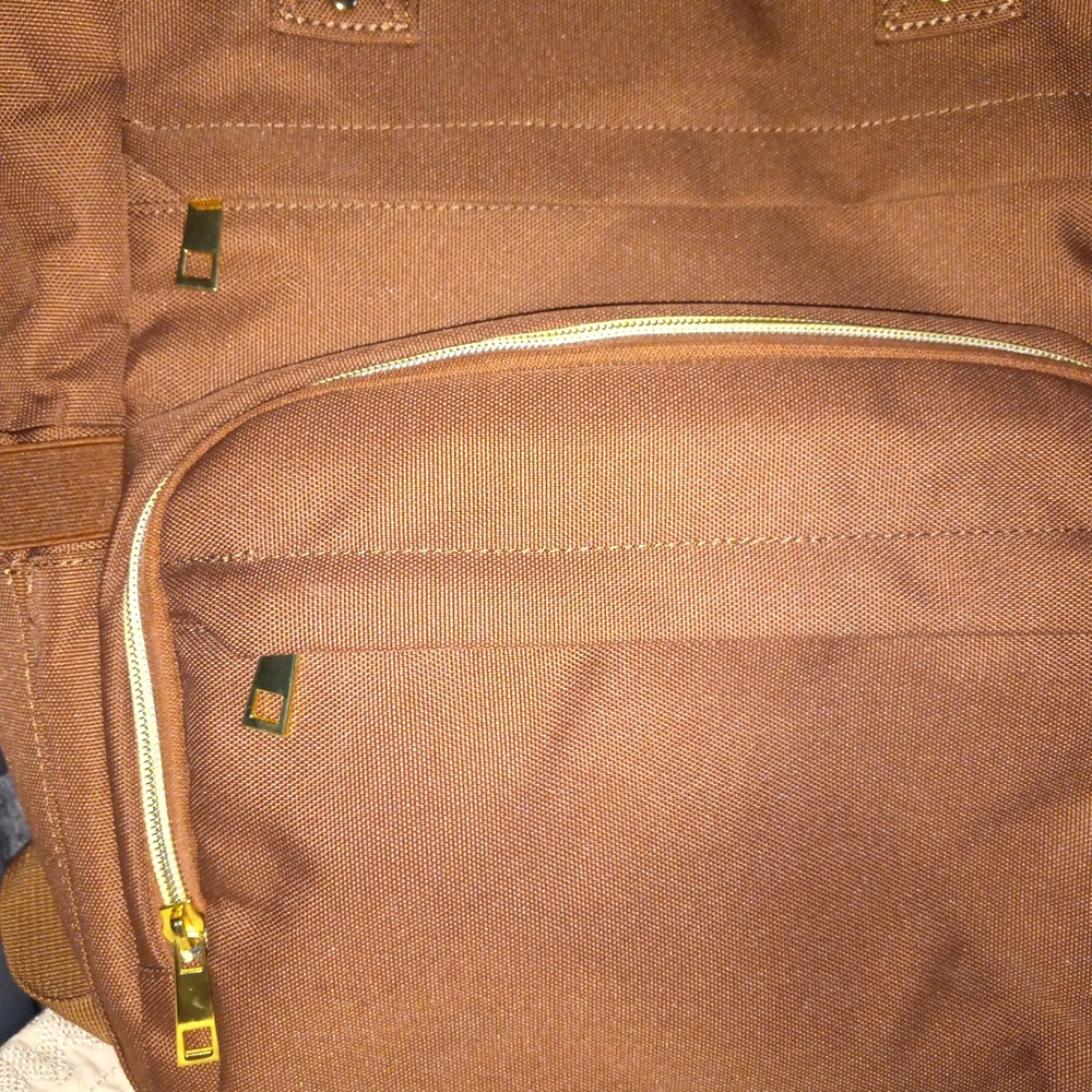 Lovevook Coffee Brown‎ Color Diaper Bag Backpack NWOT Gold Trim Laptop Pocket - Picture 10 of 10
